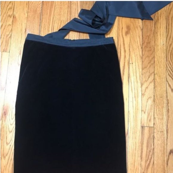 Theory Black Velvet Pencil Skirt with Bow - Picture 3 of 8